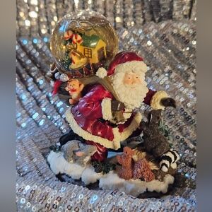 Enchanting Santa Claus Snow Globe